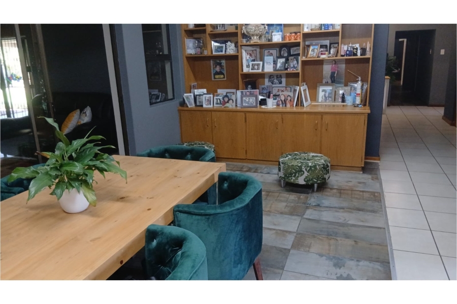 5 Bedroom Property for Sale in Porterville Western Cape